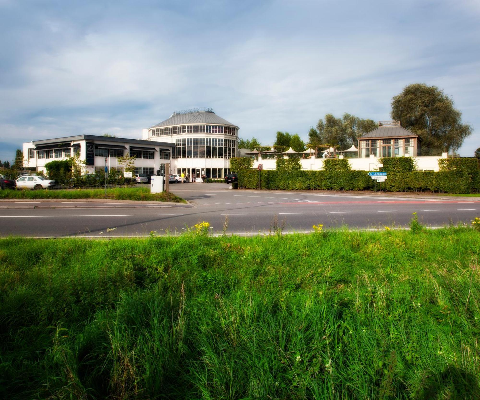 Van Der Valk Hotel Drongen Bagian luar foto